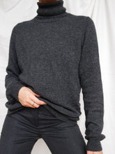 Load image into Gallery viewer, &quot;Katherine&quot; cashmere jumper
