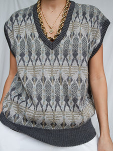 "Belly" knitted sleeveless jumper