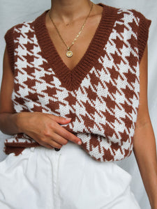 "Nella"  knitted sleeveless jumper (L)